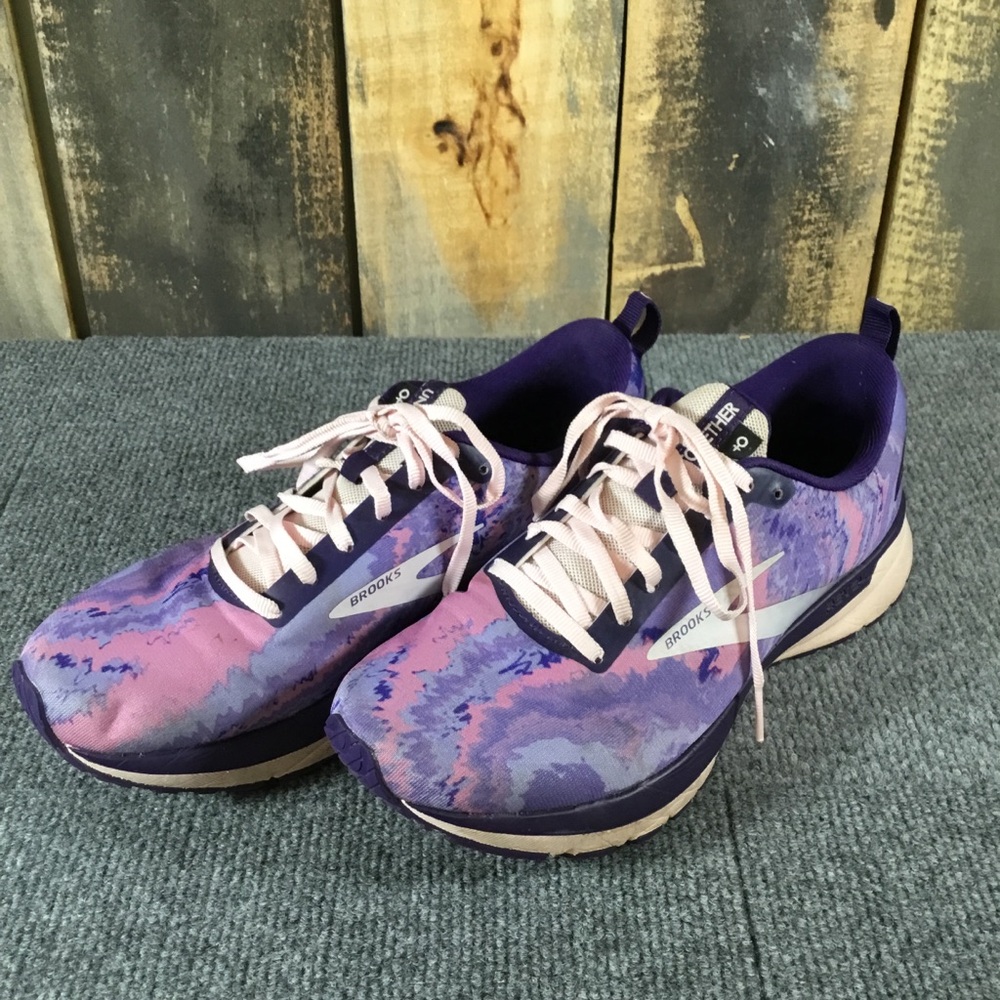 Brooks Revel 4.0 running shoes women’s size 8.5